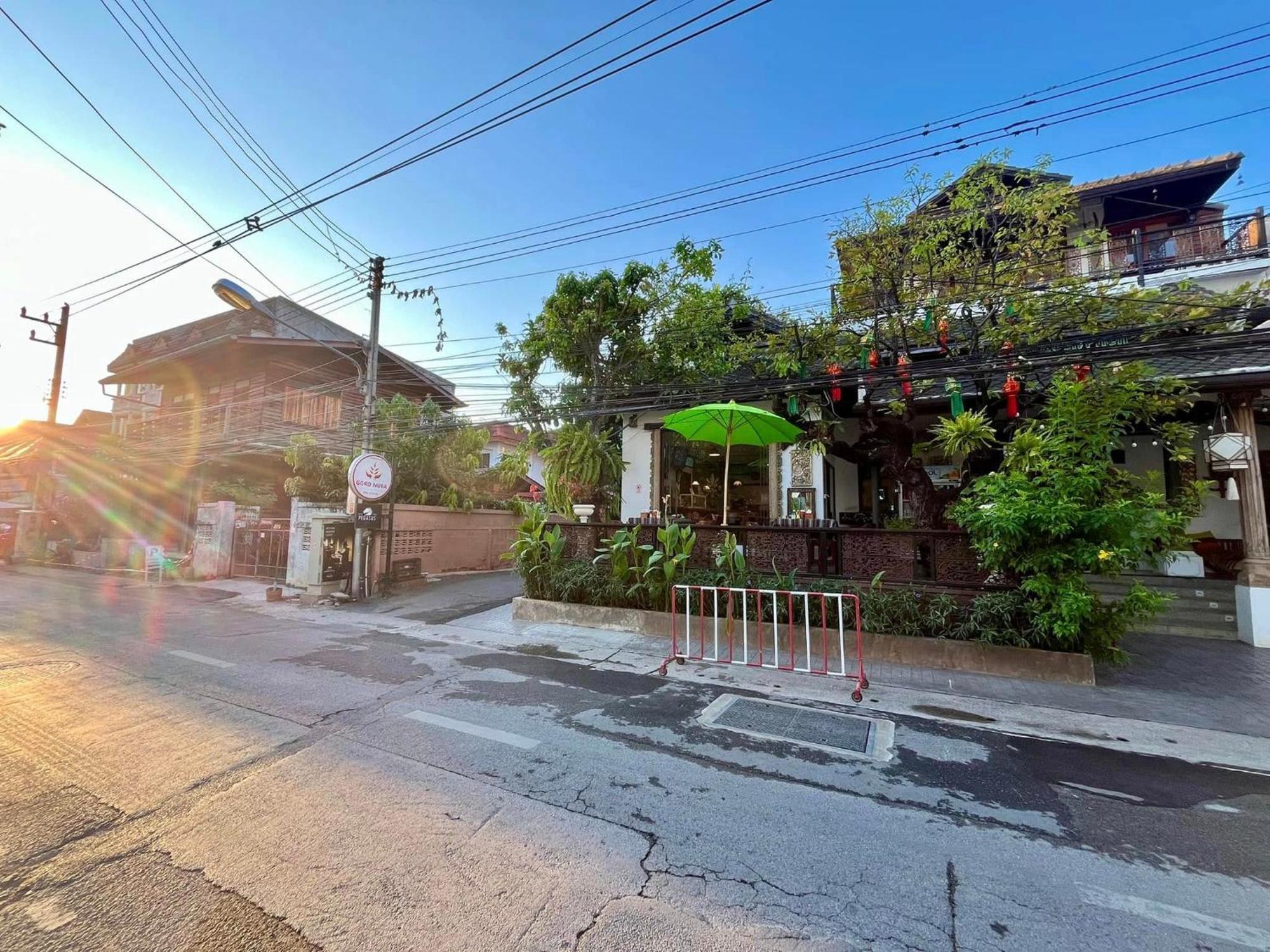 Baan Huenphen Boutique Hotel Chiang Mai Exterior photo