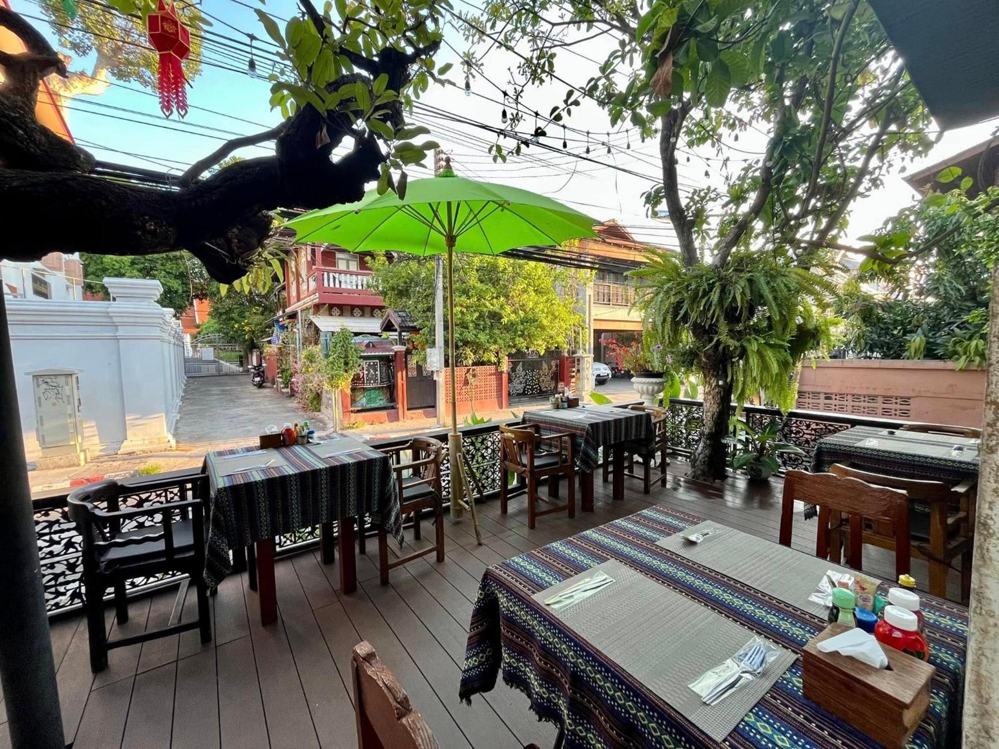 Baan Huenphen Boutique Hotel Chiang Mai Exterior photo